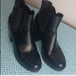 Bershka booties leather Chelsea  round toe 7.5